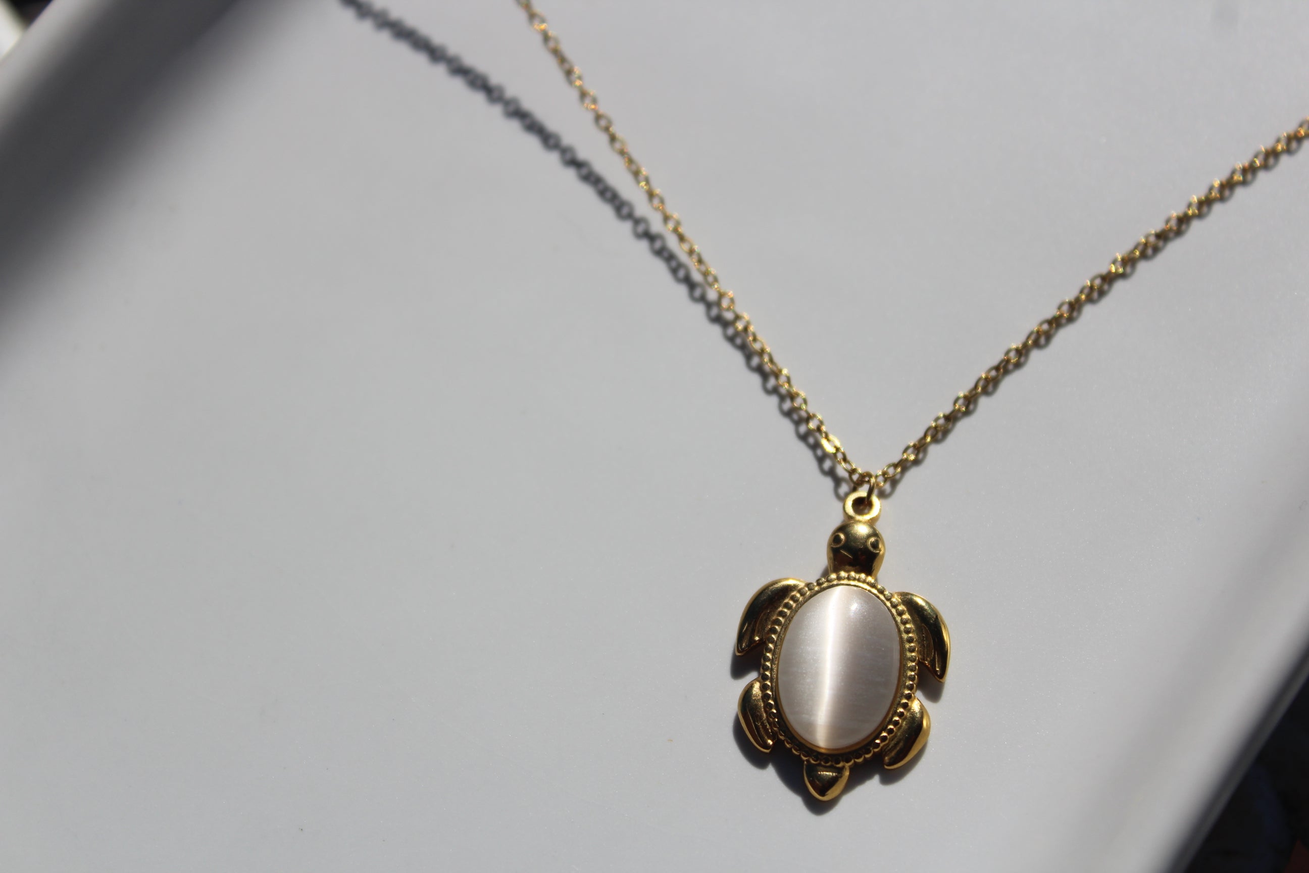 Lustre Honu Necklace