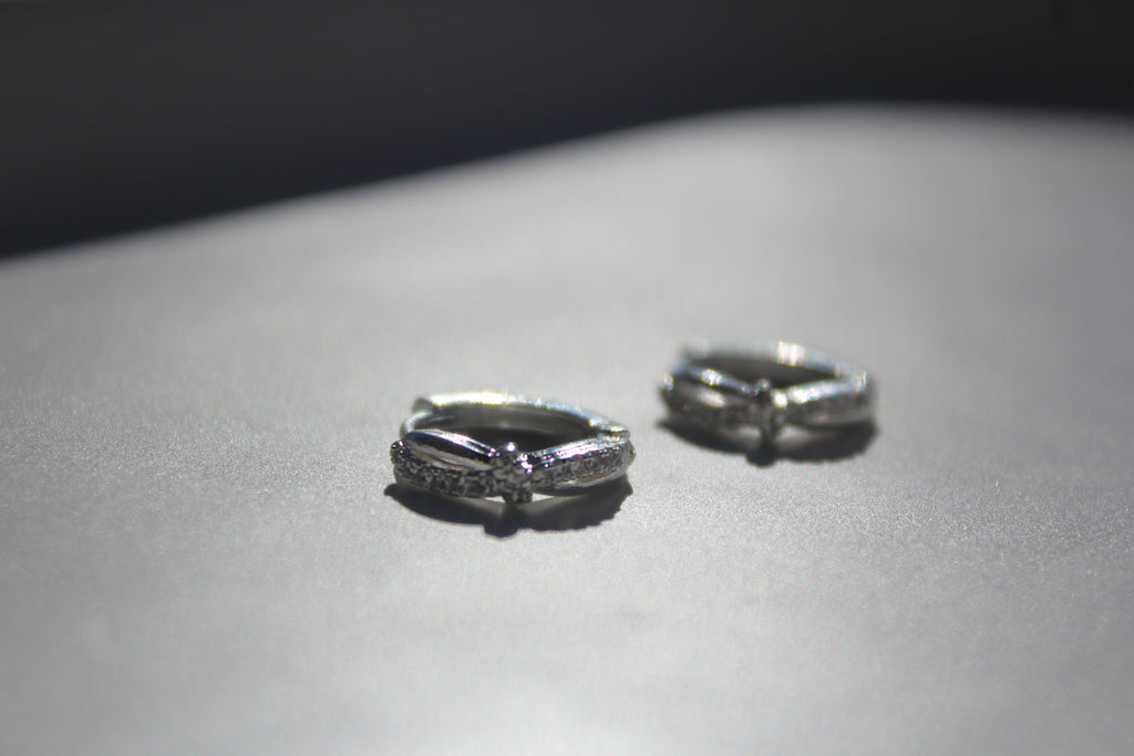 Ney Knot Twist Hoops