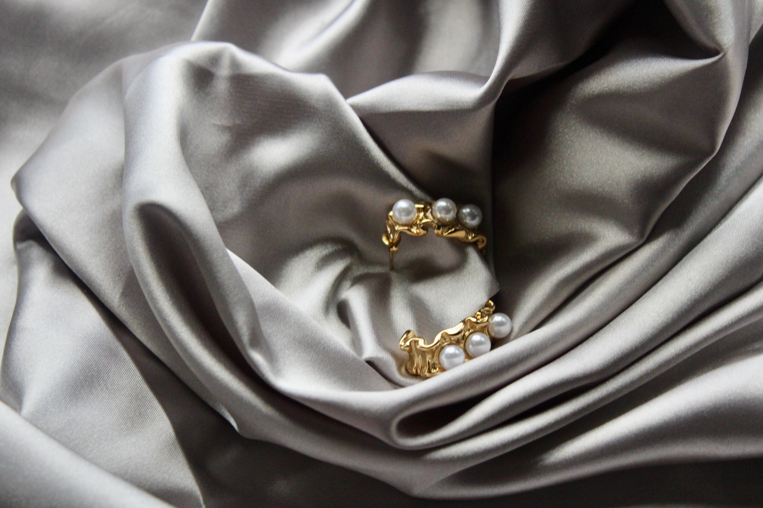 Lencia Pearl Terrain Earrings