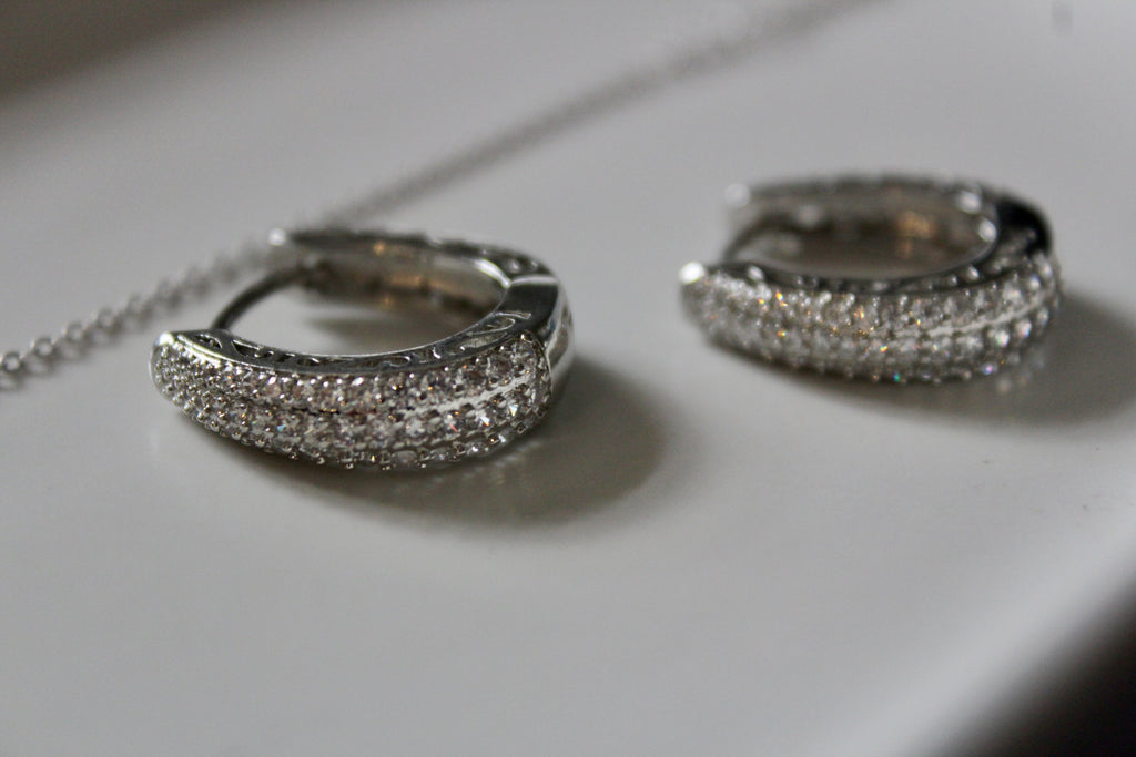 Nia Lustre Hoops