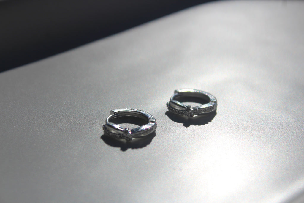 Ney Knot Twist Hoops