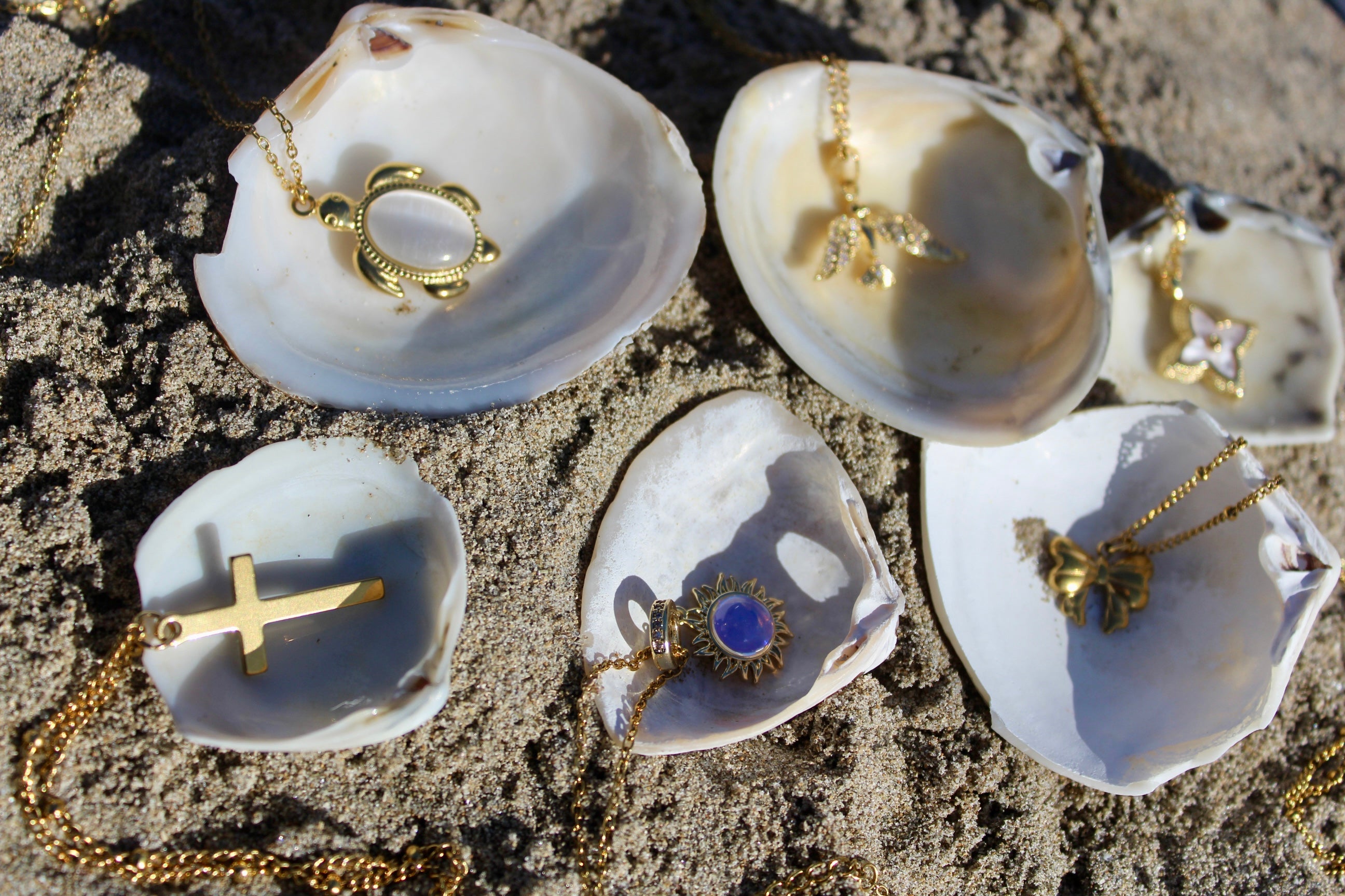 Lustre Honu Necklace