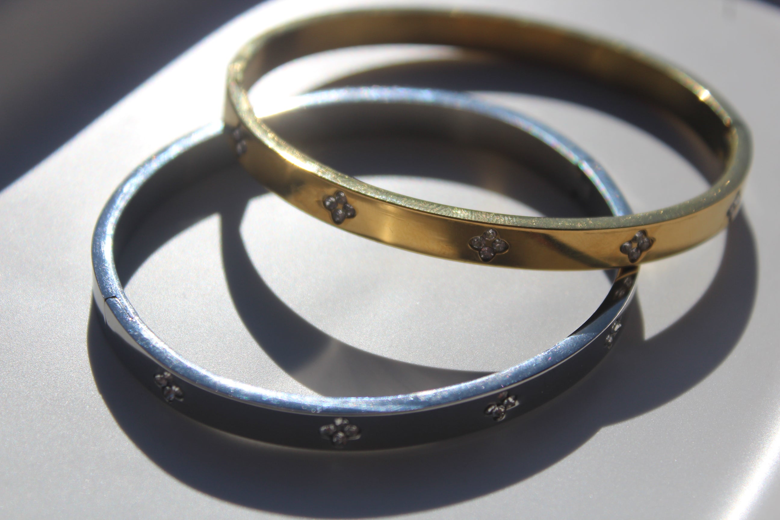 Lucky Bloom Clover Bangle