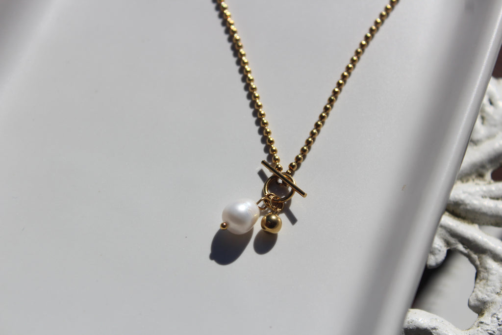 Peara Necklace