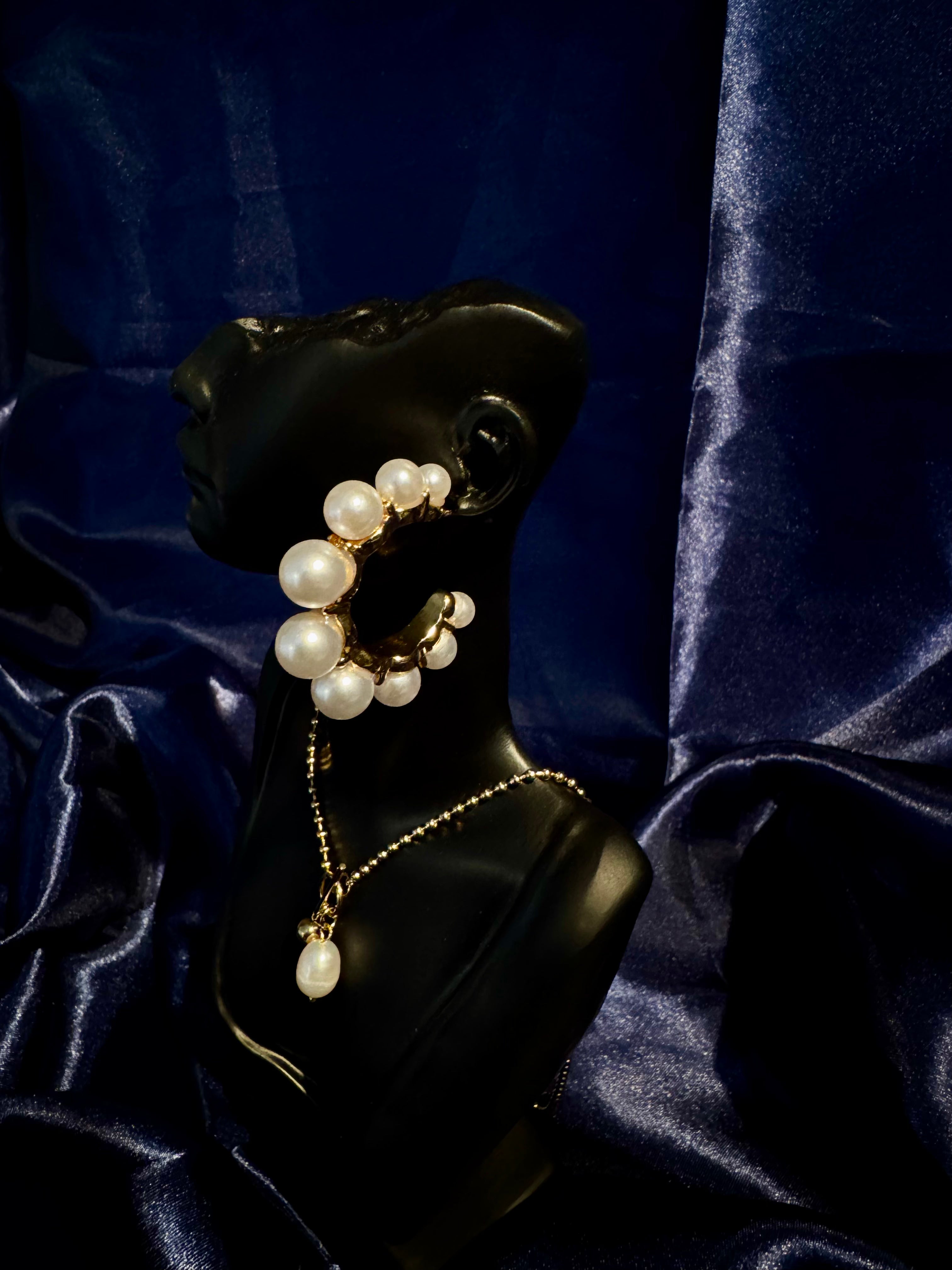 Vinia Classic-C Pearl Earrings